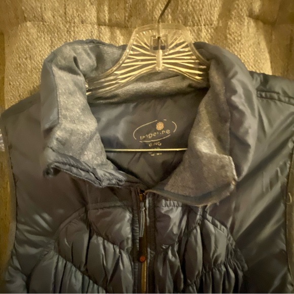 Blue Down Puffer Vest - size: XL - Picture 3 of 4